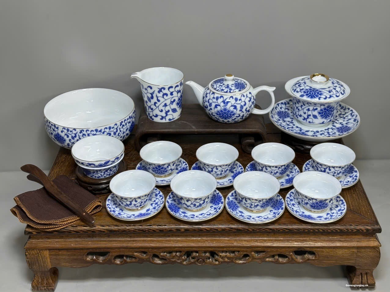 Bộ ấm chén vẽ hoa dây