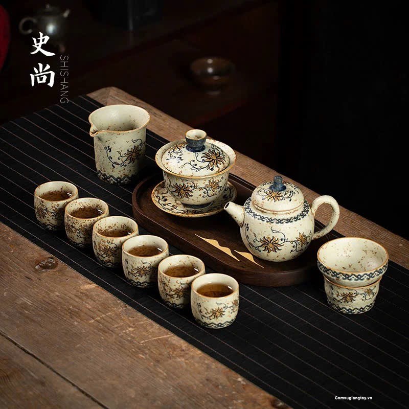 Bộ ấm chén gốm vẽ tay